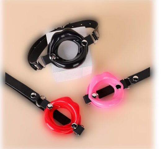 Adjustable Bondage Lips Gag || Open Mouth Deep Throat Restraint || Harness for Couples SM Play | Available in Red, Pink, Black n Transparent